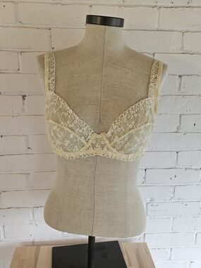 Bodas London Sheer Floral Lace Unlined Underwire Demi Bra in Ivory 34C